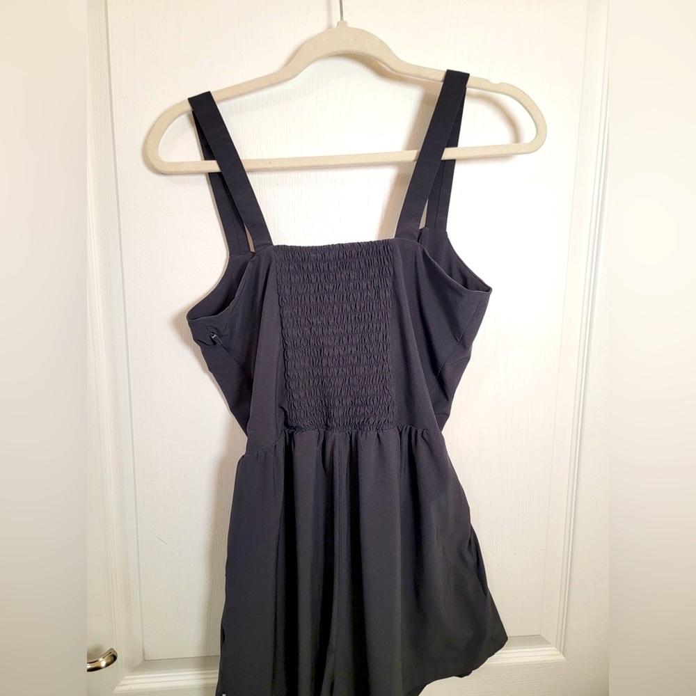 VUORI Villa Cami Romper• Pocketed with flowy shorts• Black• NWOT• Sz L - Picture 4 of 12